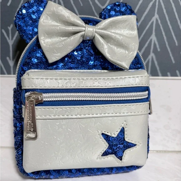 Disney x Loungefly Wishes Come True Blue Minnie Sequined Wristlet - Picture 2 of 5